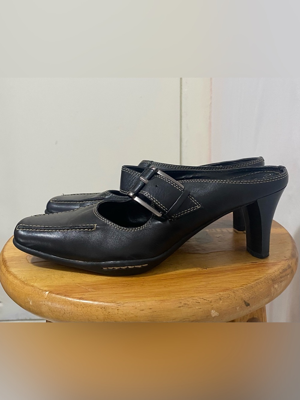 George Black Mary Jane Heels with Contrast Stitching